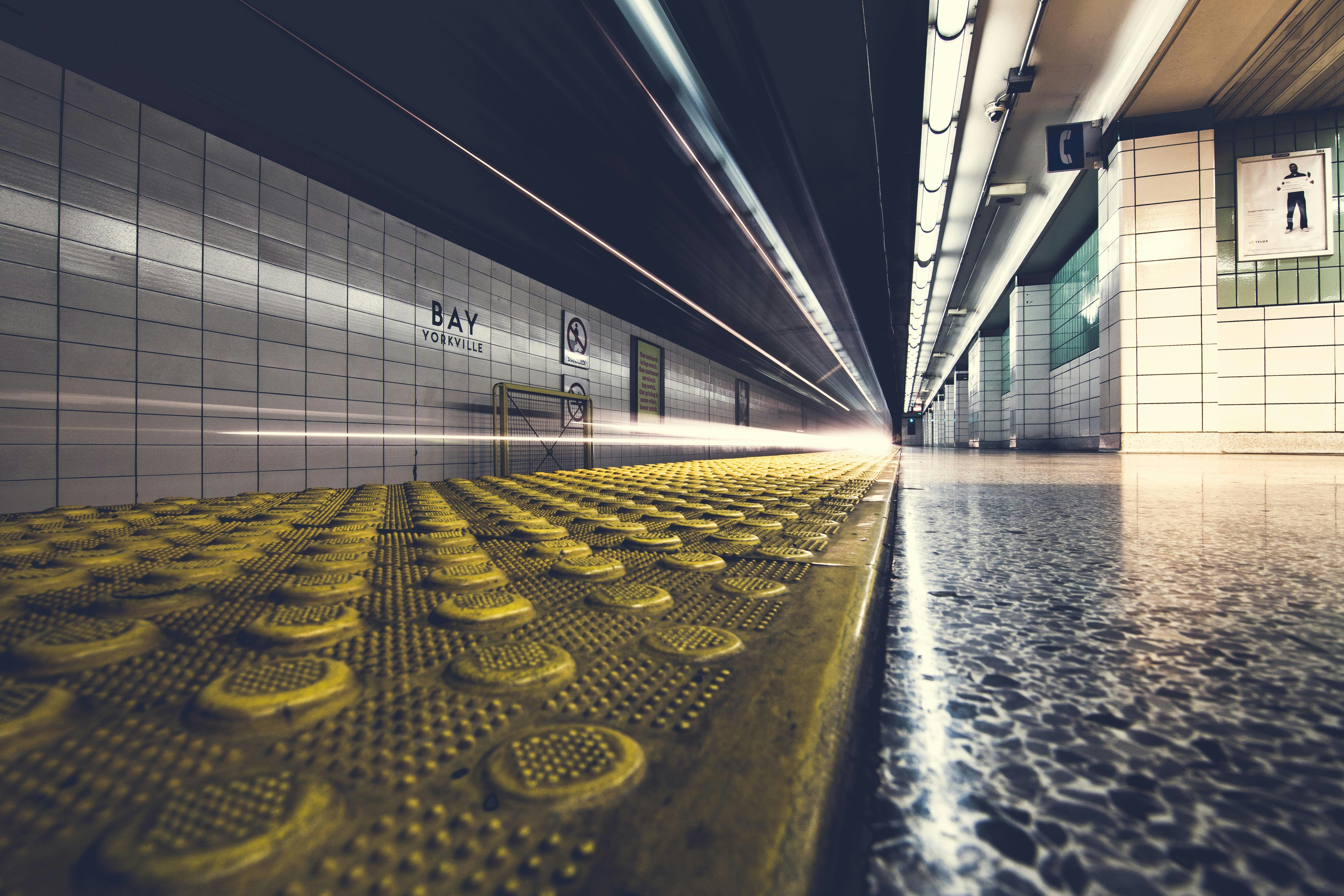 yellow and gray floor in worms view photography